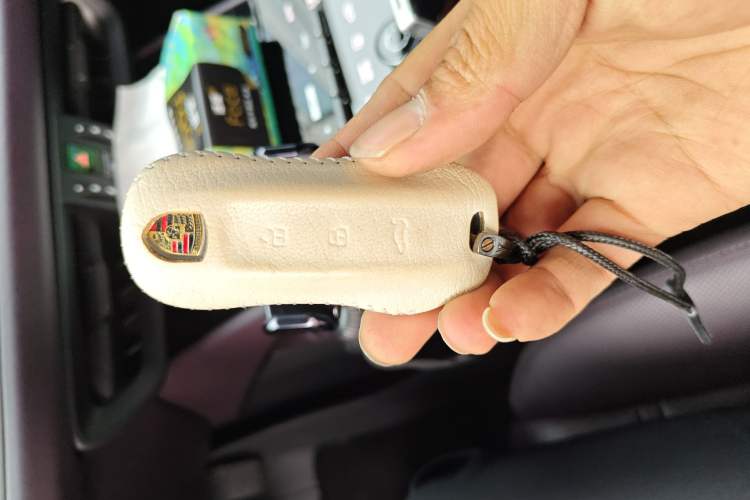 Used Porsche Cayenne 2024 Cayenne 3.0T Vehicle Key
