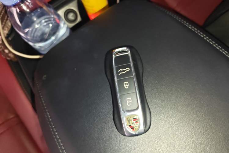 Used Porsche Cayenne 2024 Cayenne 3.0T Vehicle Key