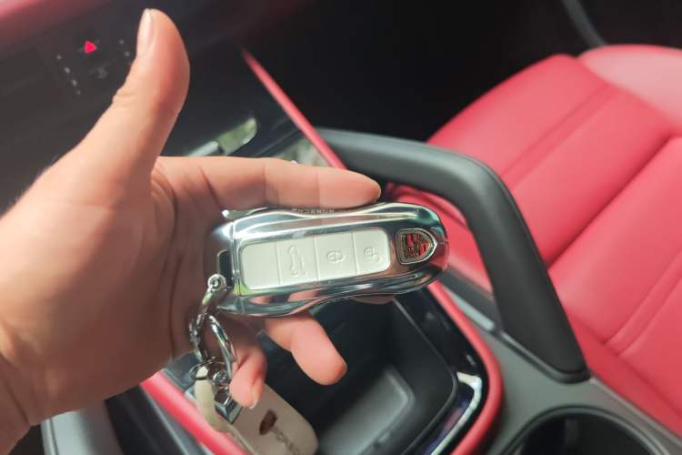 Used Porsche Cayenne 2024 Cayenne Coupé 3.0T Vehicle Key