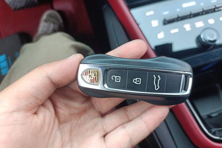 Used Porsche Cayenne 2024 Cayenne 3.0T Vehicle Key