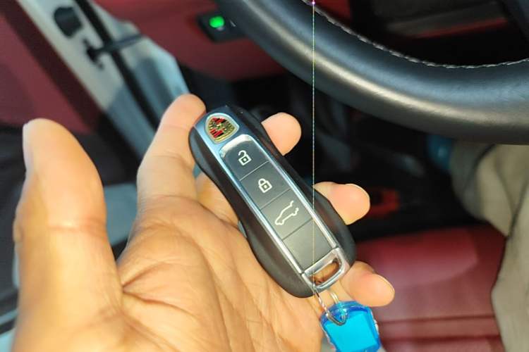 Used Porsche Cayenne 2024 Cayenne 3.0T Vehicle Key