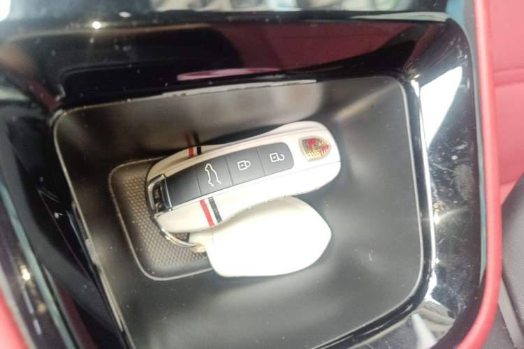 Used Porsche Cayenne 2024 Cayenne 3.0T Vehicle Key