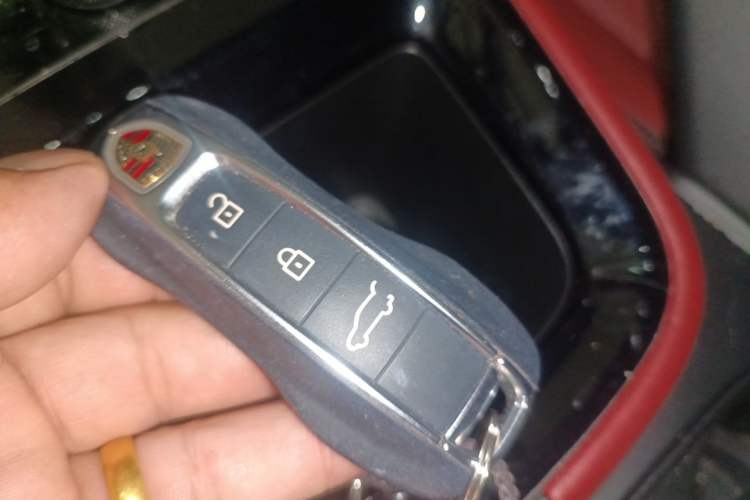 Used Porsche Cayenne 2024 Cayenne 3.0T Vehicle Key