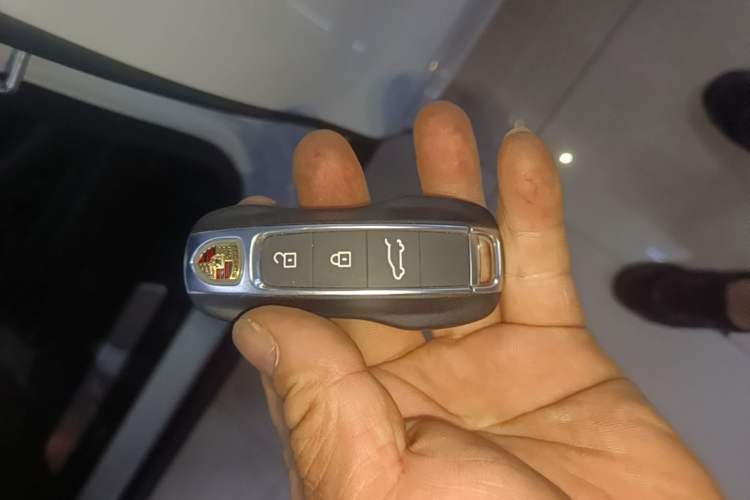 Used Porsche Cayenne 2024 Cayenne 3.0T Vehicle Key