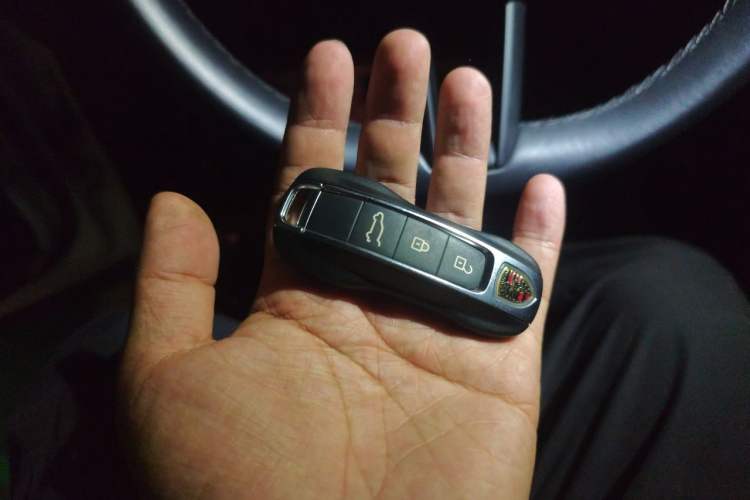 Used Porsche Cayenne 2024 Cayenne 3.0T Vehicle Key