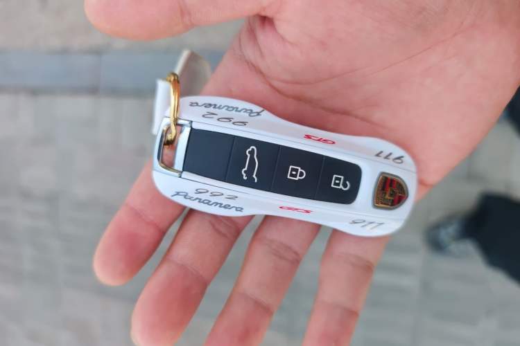 Used Porsche Cayenne 2024 Cayenne 3.0T Vehicle Key