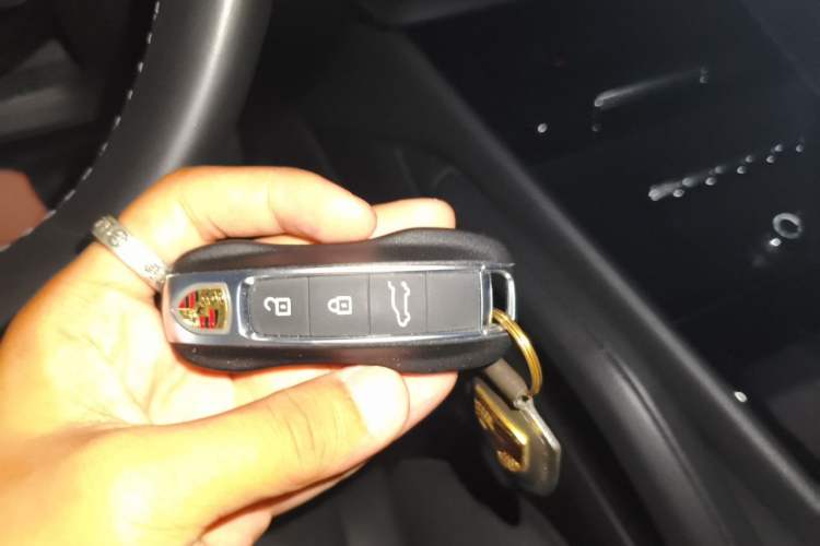 Used Porsche Cayenne 2024 Cayenne 3.0T Vehicle Key