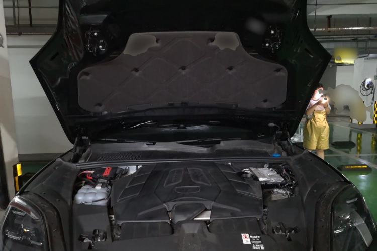 Used Porsche Cayenne 2025 Cayenne 3.0T Dream-Chasing Edition Engine Bay