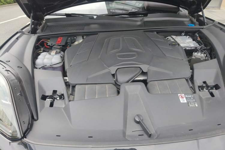 Used Porsche Cayenne 2025 Cayenne 3.0T Dream-Chasing Edition Engine Bay