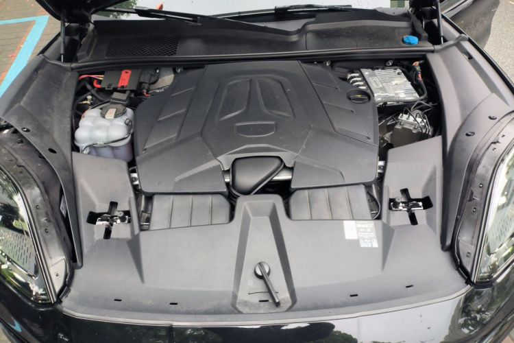 Used Porsche Cayenne 2025 Cayenne 3.0T Dream-Chasing Edition Engine Bay