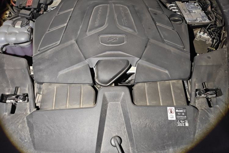 Used Porsche Cayenne 2025 Cayenne 3.0T Engine Bay