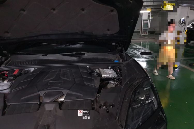 Used Porsche Cayenne 2025 Cayenne 3.0T Dream-Chasing Edition Engine Bay Left