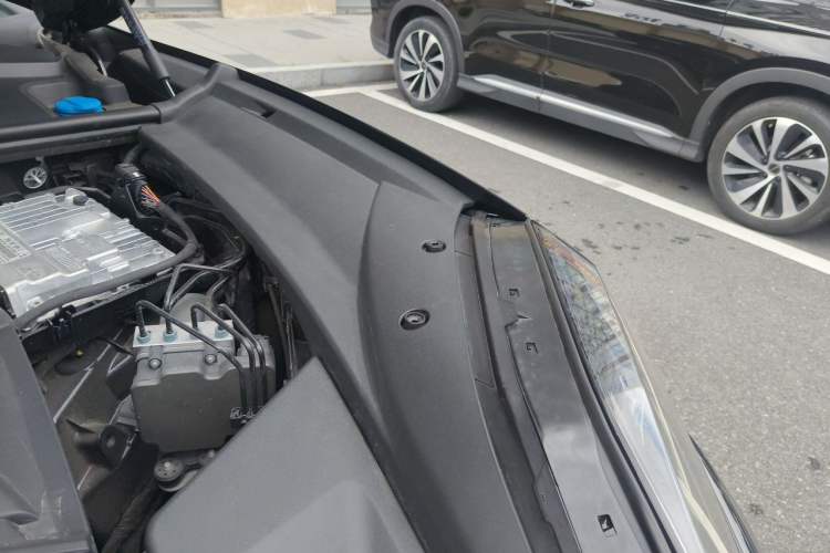 Used Porsche Cayenne 2025 Cayenne 3.0T Dream-Chasing Edition Engine Bay Left