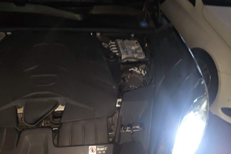 Used Porsche Cayenne 2025 Cayenne 3.0T Engine Bay Left