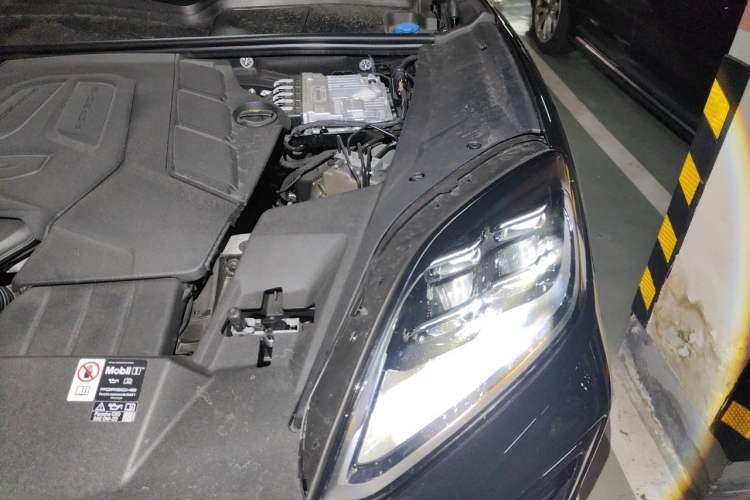 Used Porsche Cayenne 2025 Cayenne 3.0T Dream-Chasing Edition Engine Bay Left
