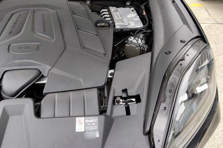 Used Porsche Cayenne 2025 Cayenne 3.0T Dream-Chasing Edition Engine Bay Left