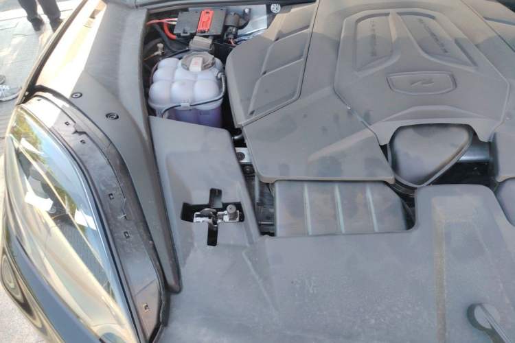 Used Porsche Cayenne 2025 Cayenne 3.0T Dream-Chasing Edition Engine Bay Right