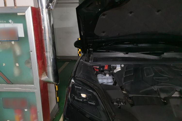 Used Porsche Cayenne 2025 Cayenne 3.0T Dream-Chasing Edition Engine Bay Right