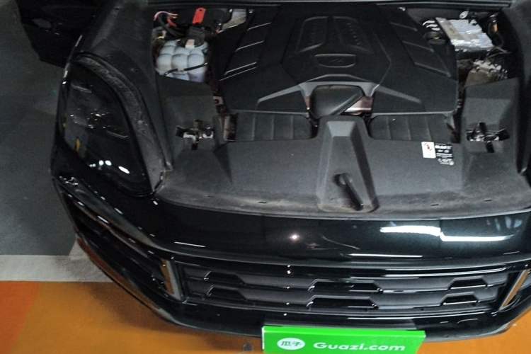 Used Porsche Cayenne 2025 Cayenne 3.0T Dream-Chasing Edition Engine Bay Right