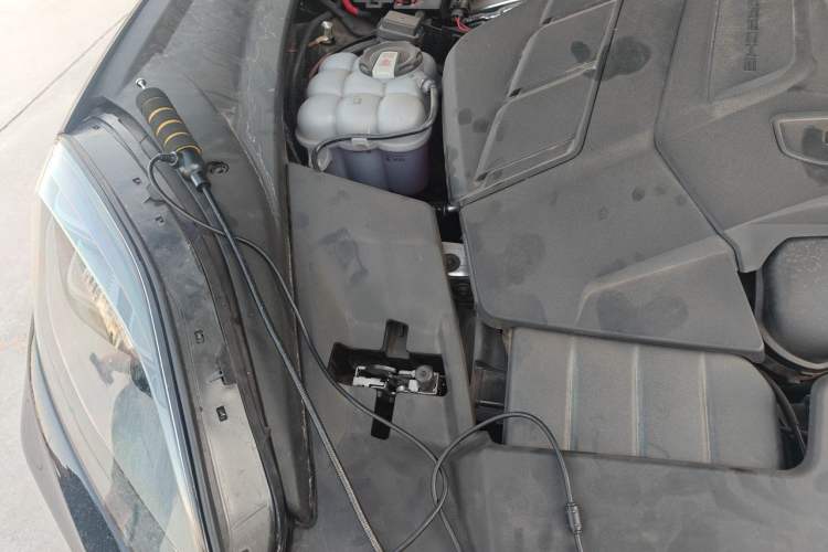 Used Porsche Cayenne 2025 Cayenne 3.0T Dream-Chasing Edition Engine Bay Right