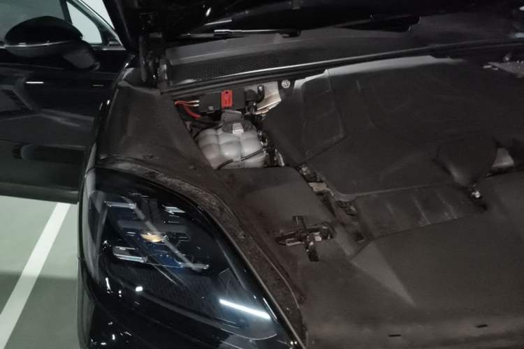 Used Porsche Cayenne 2025 Cayenne 3.0T Dream-Chasing Edition Engine Bay Right