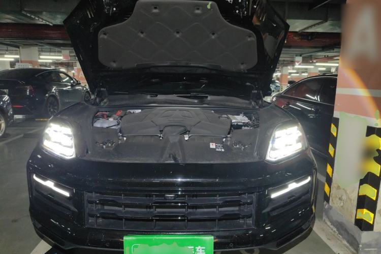 Used Porsche Cayenne 2025 Cayenne 3.0T Dream-Chasing Edition Engine Bay