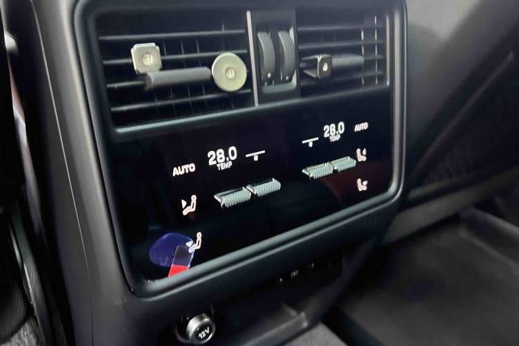 Used Porsche Cayenne 2025 Cayenne Coupé 3.0T Interior 4