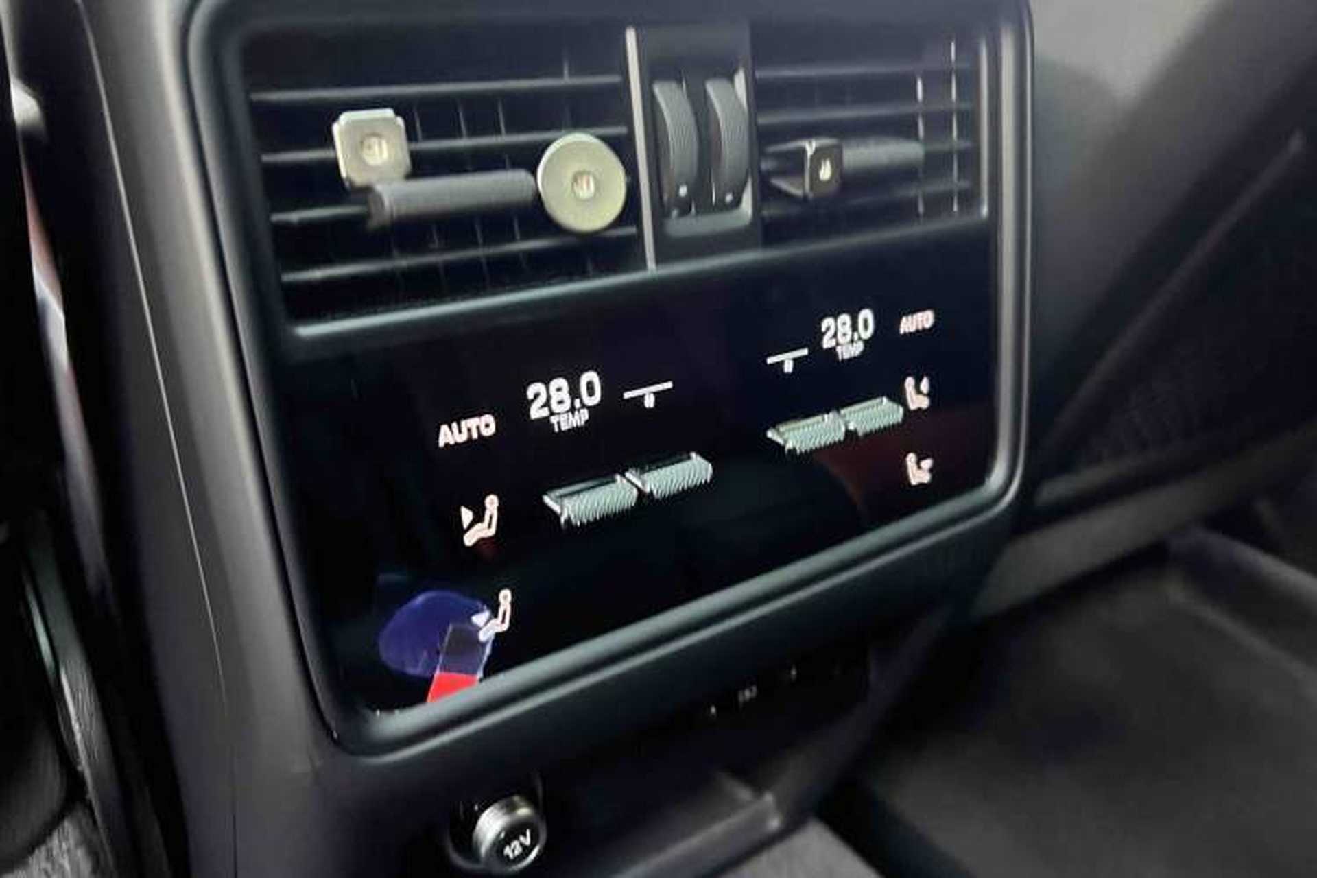 Used Porsche Cayenne 2025 Cayenne Coupé 3.0T Interior 4