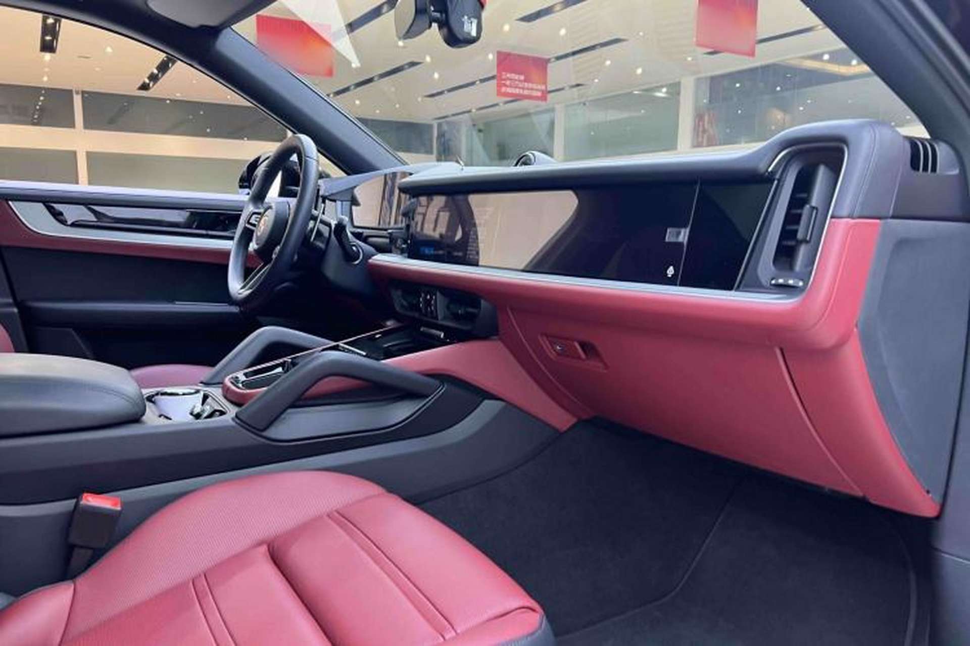 Used Porsche Cayenne 2025 Cayenne Coupé 3.0T Interior 9
