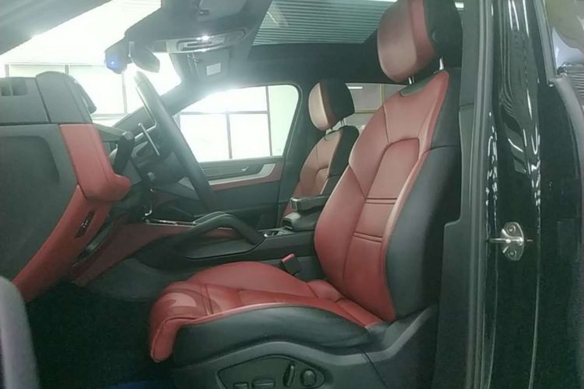 Used Porsche Cayenne 2025 Cayenne 3.0T Left Front Seat