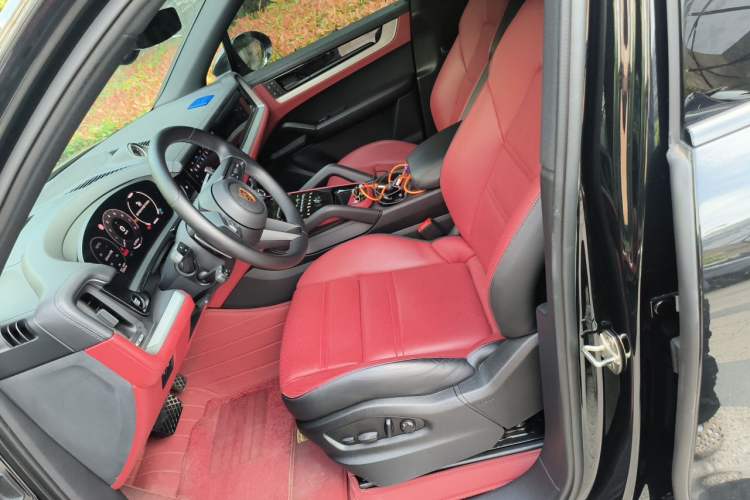 Used Porsche Cayenne 2025 Cayenne 3.0T Left Front Seat