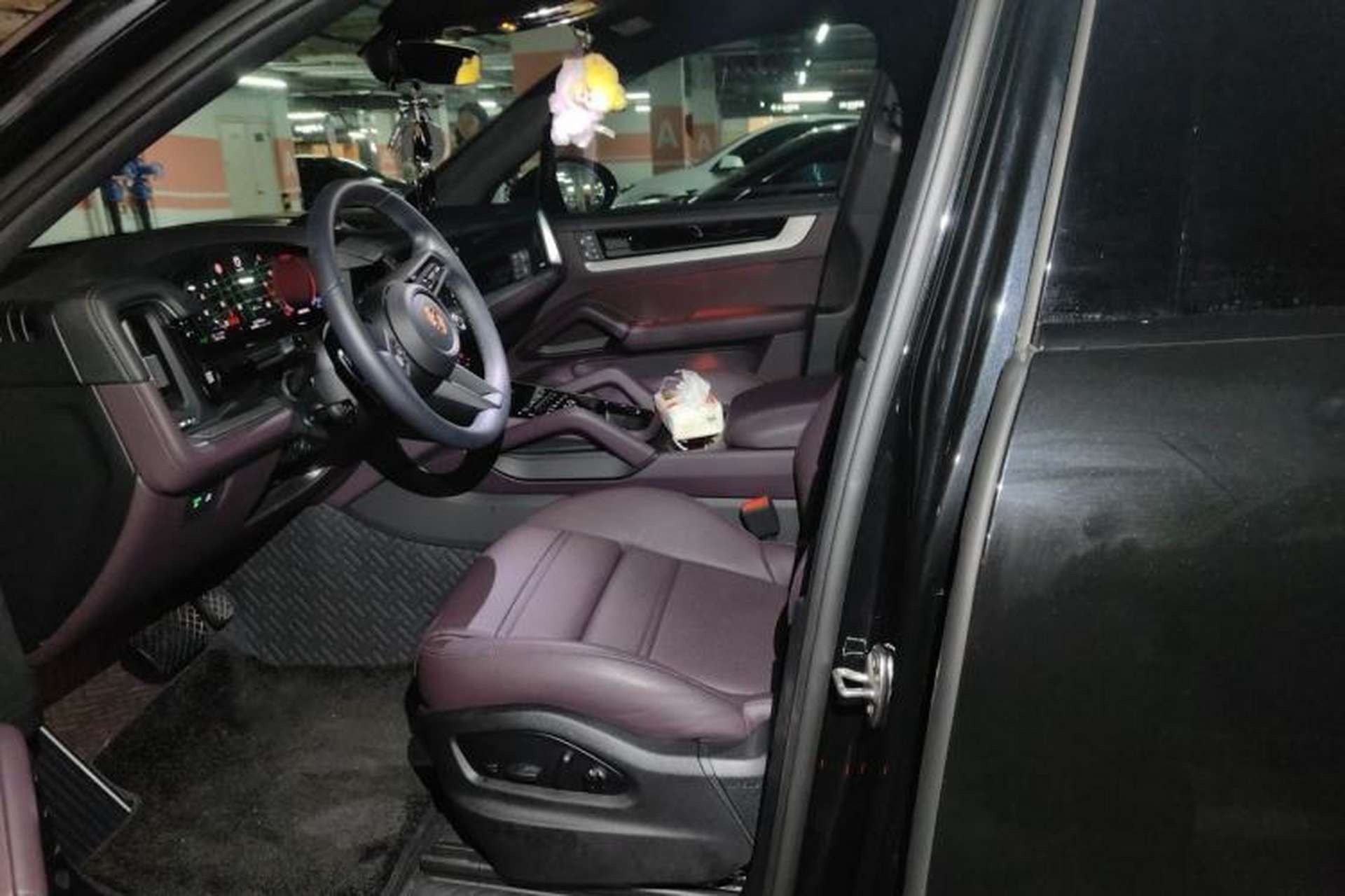 Used Porsche Cayenne 2025 Cayenne 3.0T Dream-Chasing Edition Left Front Seat