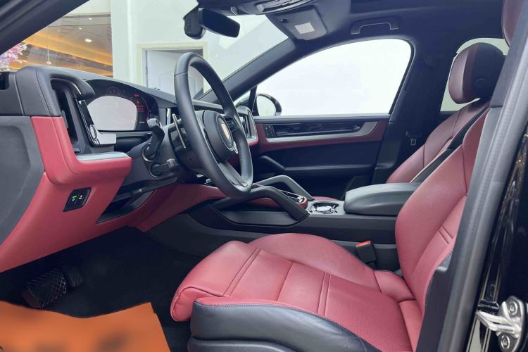 Used Porsche Cayenne 2025 Cayenne Coupé 3.0T Left Front Seat