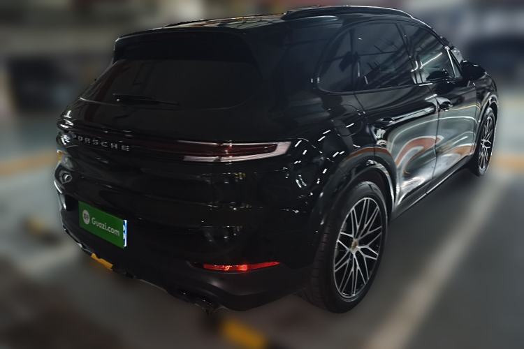 Used Porsche Cayenne 2025 Cayenne 3.0T Dream-Chasing Edition Rear Right 45 Deg