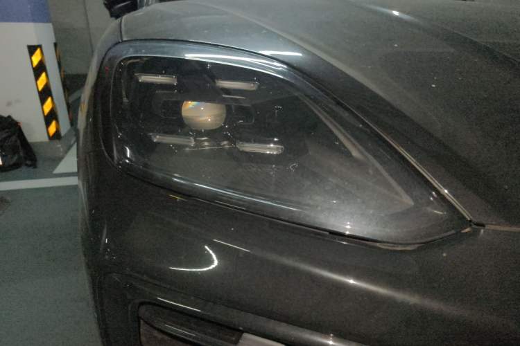 Used Porsche Cayenne 2025 Cayenne 3.0T Dream-Chasing Edition Right Front Headlight