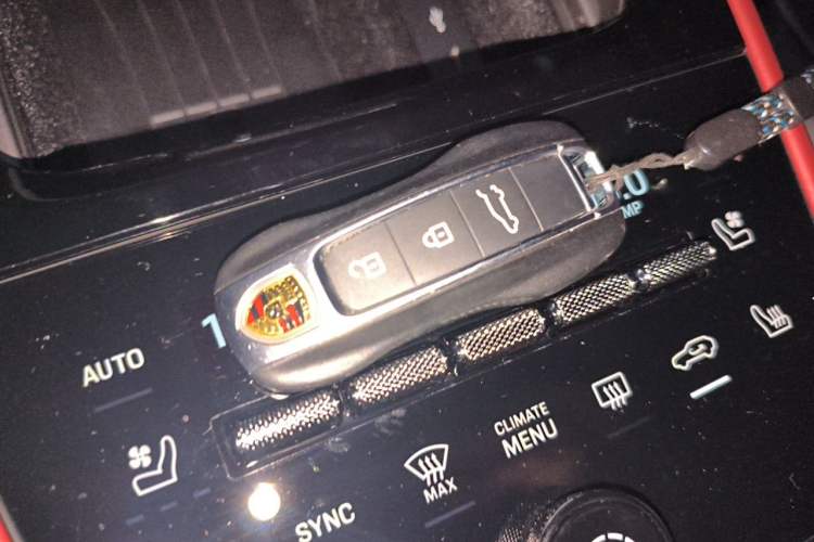 Used Porsche Cayenne 2025 Cayenne 3.0T Dream-Chasing Edition Vehicle Key