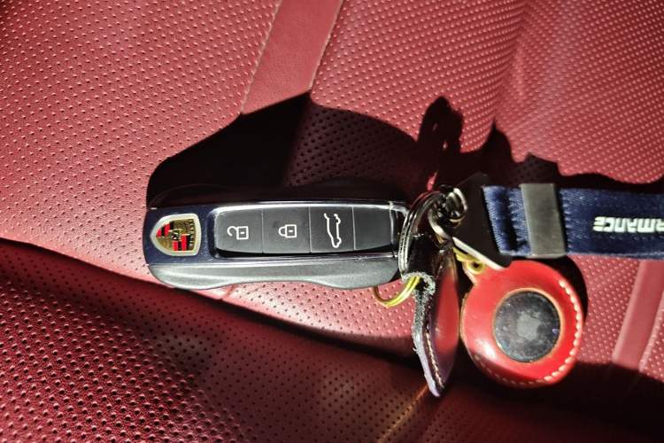 Used Porsche Cayenne 2025 Cayenne 3.0T Vehicle Key