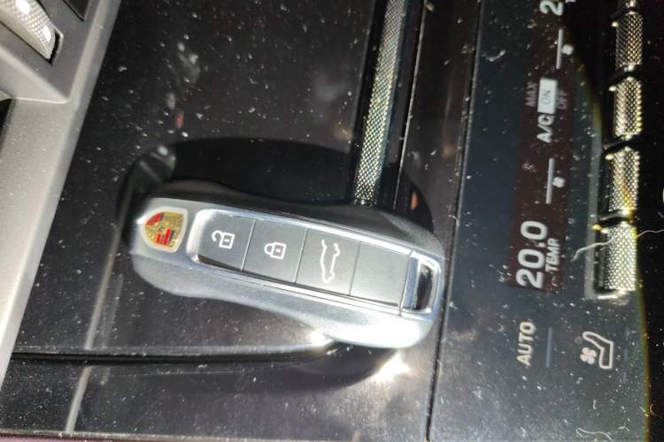 Used Porsche Cayenne 2025 Cayenne 3.0T Dream-Chasing Edition Vehicle Key