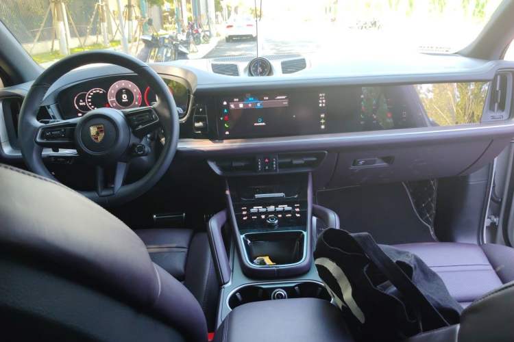 Used Porsche Cayenne 2025 Cayenne 3.0T Sport Edition Center Console