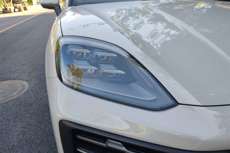 Used Porsche Cayenne 2025 Cayenne 3.0T Sport Edition Right Front Headlight