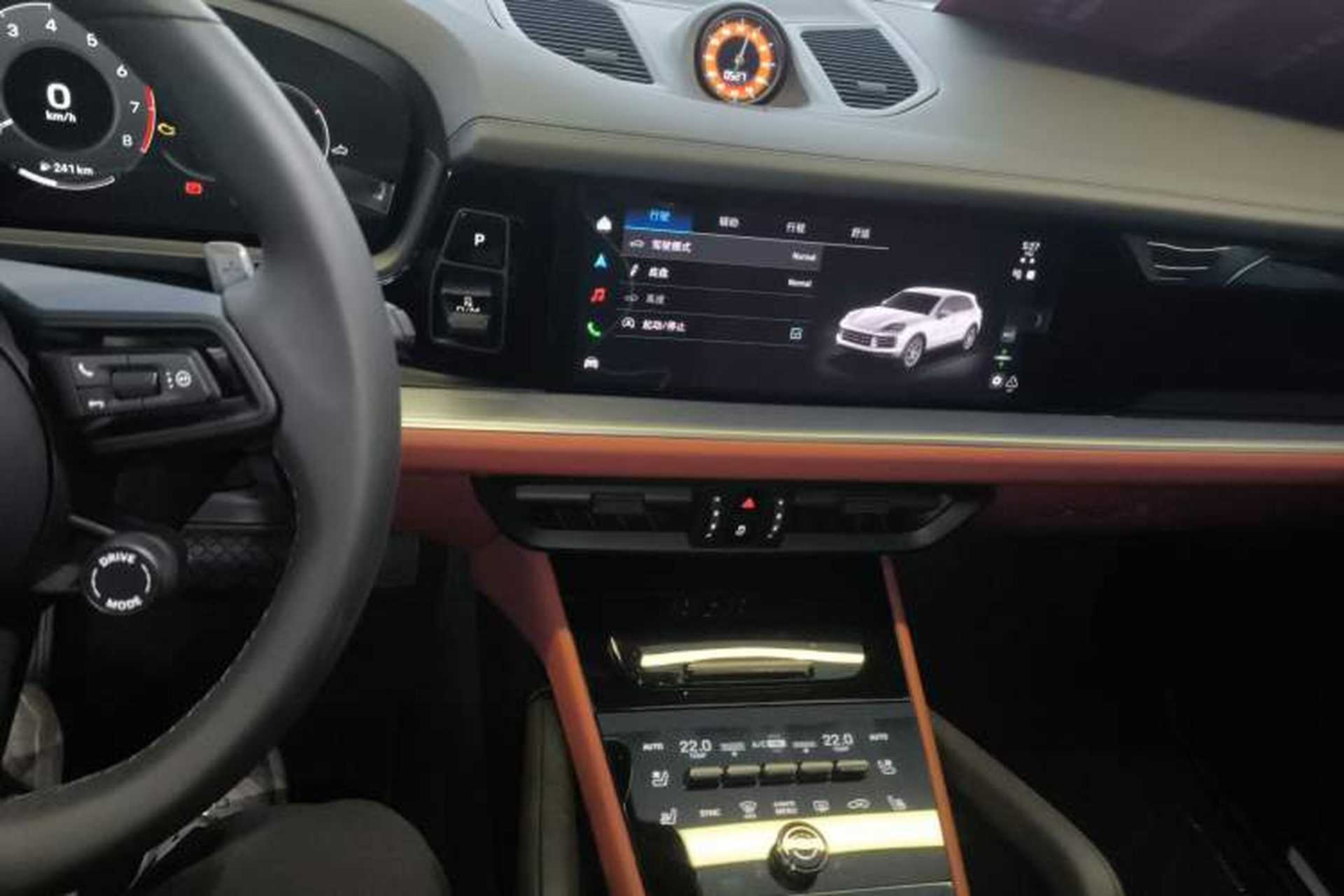 Used Porsche Cayenne 2025 Cayenne 3.0T Audio And AC Panel