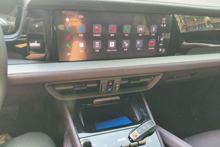 Used Porsche Cayenne 2025 Cayenne 3.0T Audio And AC Panel