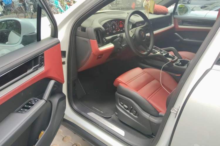 Used Porsche Cayenne 2025 Cayenne 3.0T Sport Edition Driver Seat
