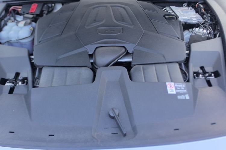 Used Porsche Cayenne 2025 Cayenne 3.0T Engine Bay