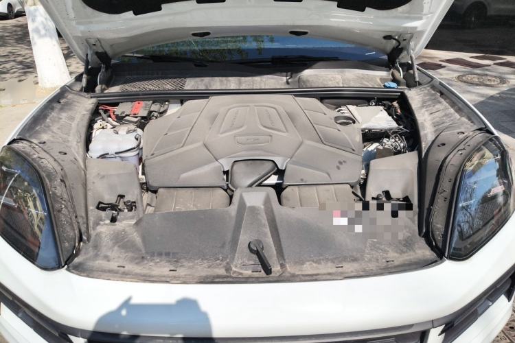 Used Porsche Cayenne 2025 Cayenne 3.0T Engine Bay