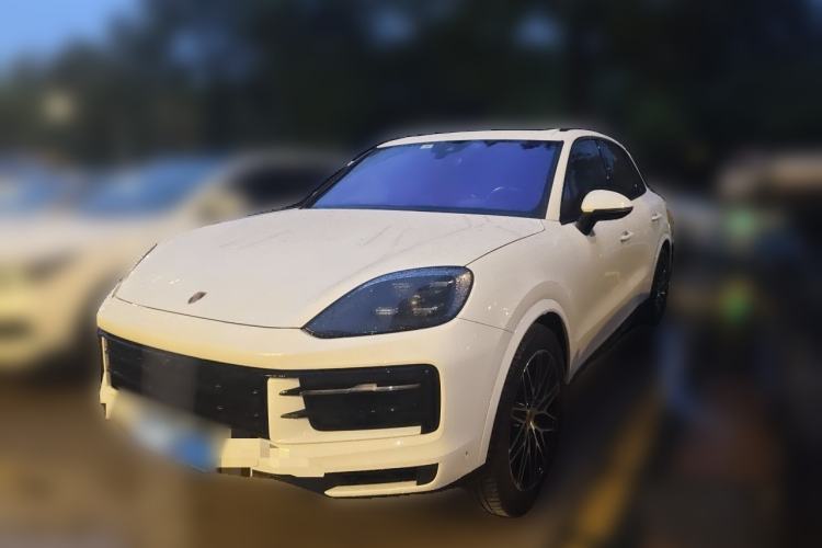 Porsche Cayenne March 2025, manufactured in Slovakia, 260 hp, 3.0-liter displacement.