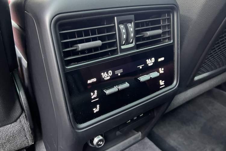 Used Porsche Cayenne 2025 Cayenne 3.0T Dream-Chasing Edition Interior 4