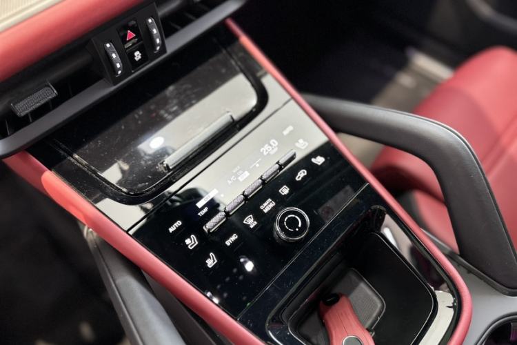 Used Porsche Cayenne 2025 Cayenne 3.0T Dream-Chasing Edition Interior 4