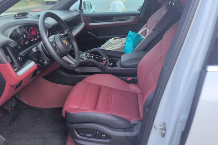 Used Porsche Cayenne 2025 Cayenne 3.0T Left Front Seat