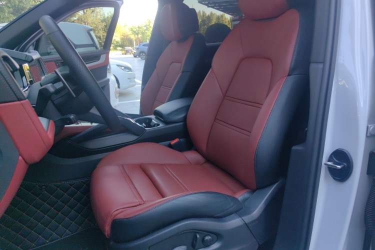Used Porsche Cayenne 2025 Cayenne 3.0T Left Front Seat